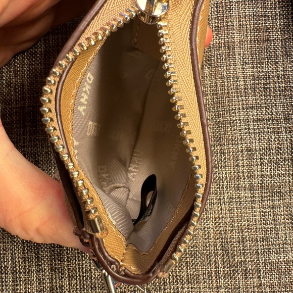 4035-HTT DKNY Brown Grain Faux Leather Zipper Coin -Accessory Bag With Key Hook. - Picture 6 of 6